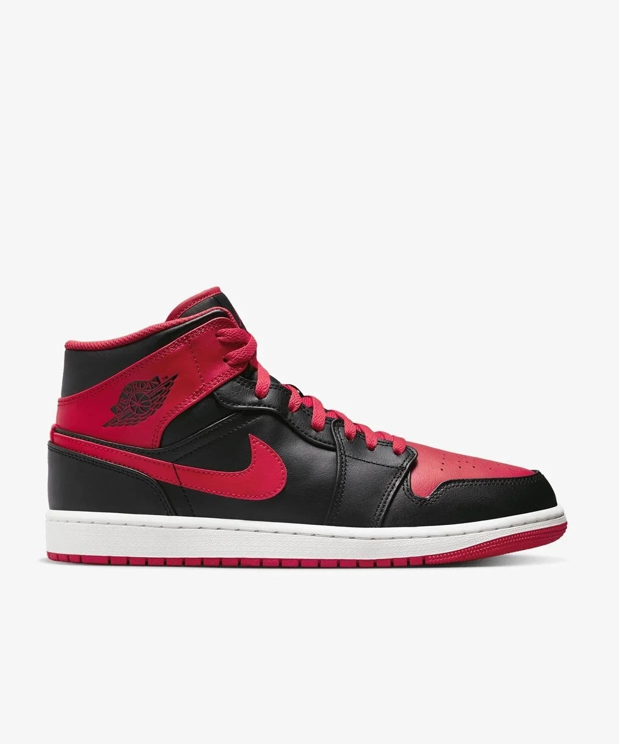 100 per cent of the original male crosses Nike Jordan Air 1 Mid, black DQ8426_060